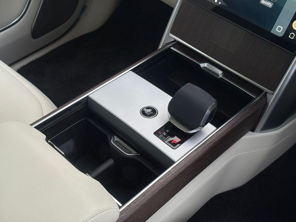 2025 Land Rover Range Rover