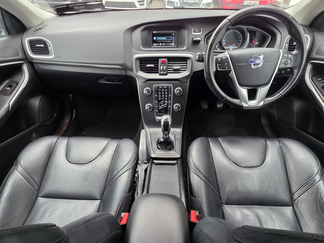 2016 Volvo V40