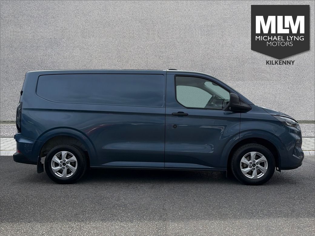2024 Ford Transit Custom