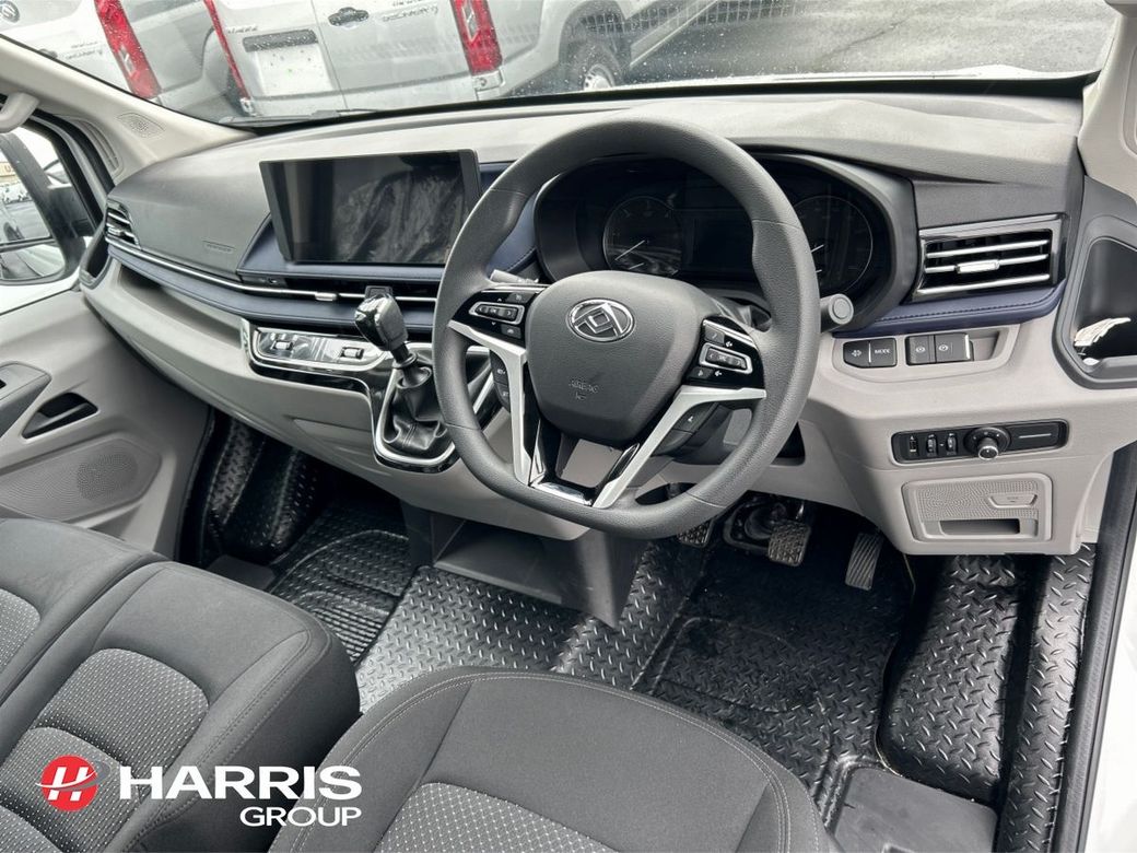 2025 White Maxus Deliver 9