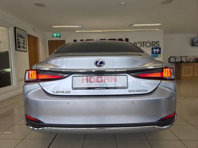 2022 Lexus ES 300h