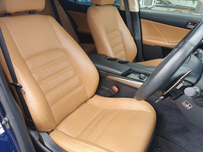 2014 Lexus IS 300h