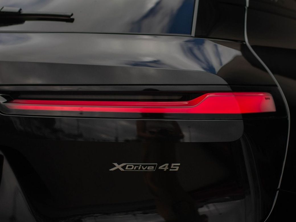 2025 BMW iX