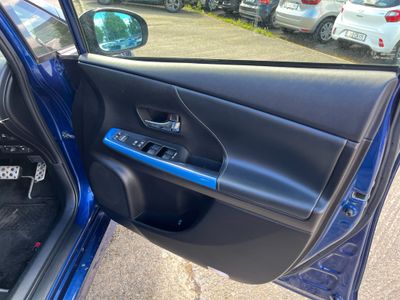 2020 Toyota Prius Alpha
