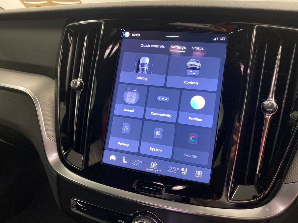 2025 Volvo V60