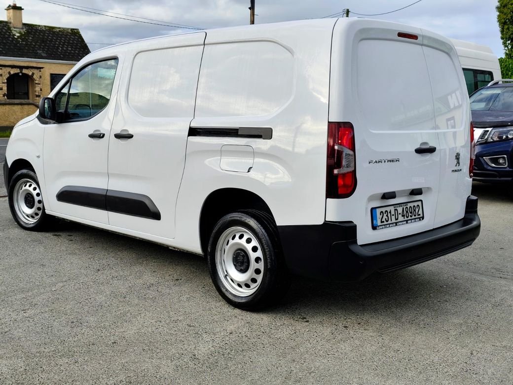 2023 Peugeot Partner