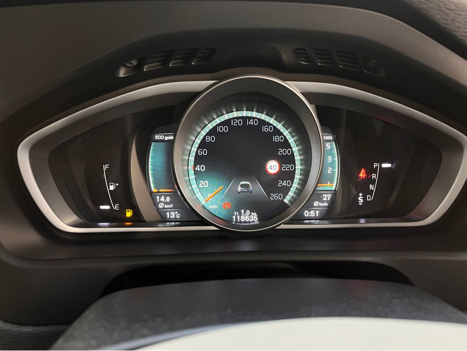 2017 Volvo V40