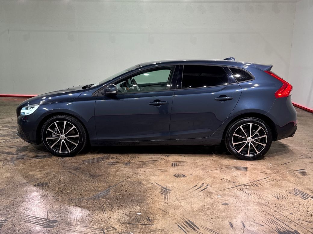 2018 Volvo V40