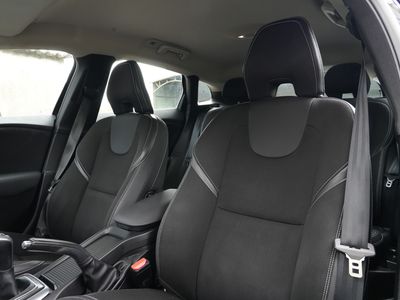 2017 Volvo V40