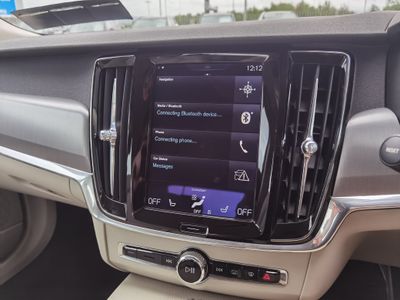 2017 Volvo S90