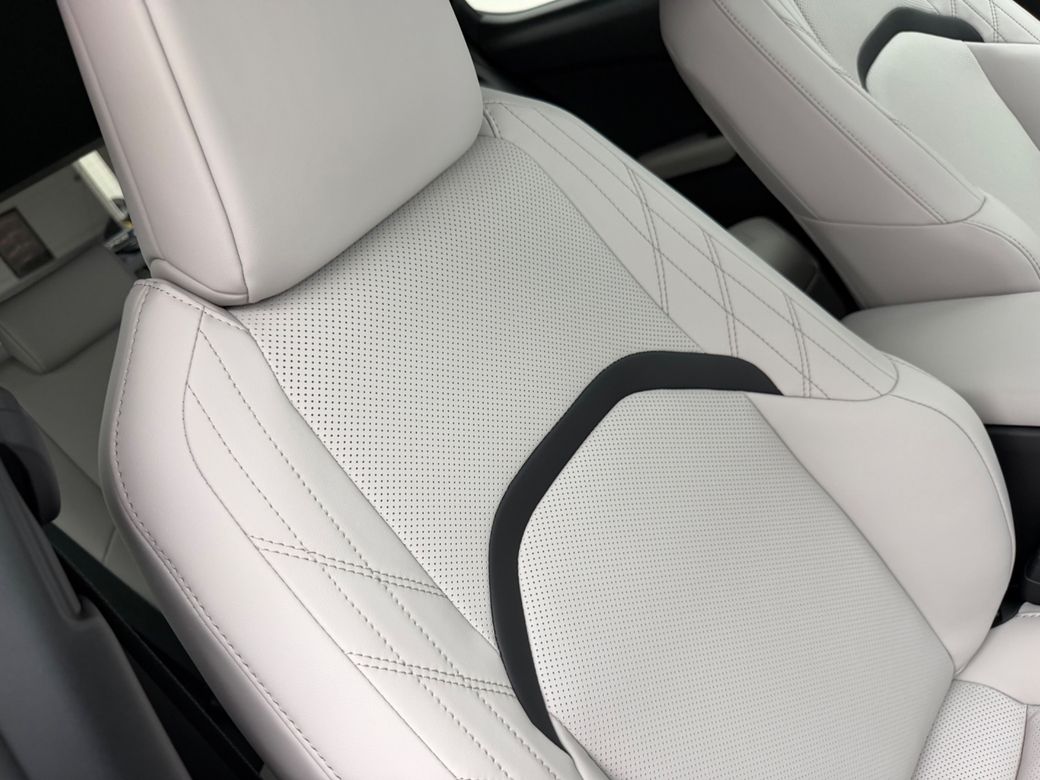 2026 Lexus UX 300e