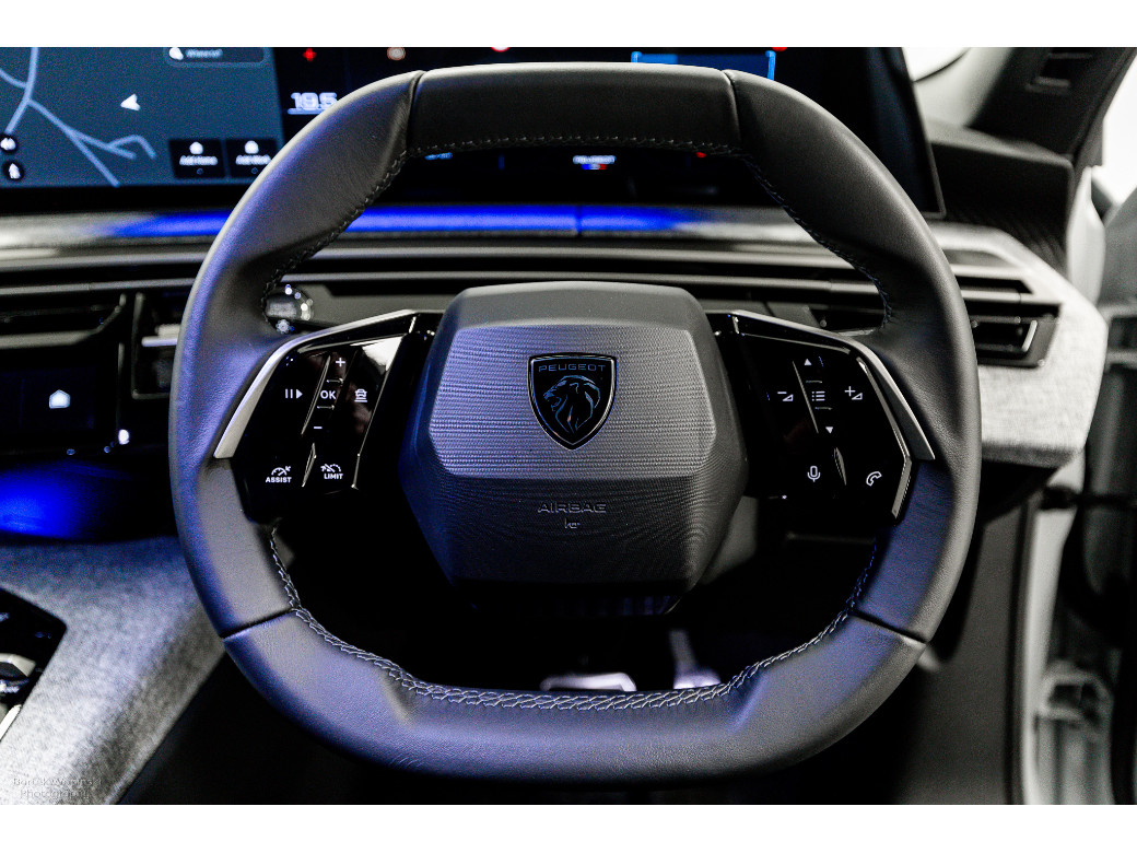 2025 Peugeot 5008