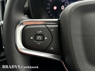 2025 Volvo EX40
