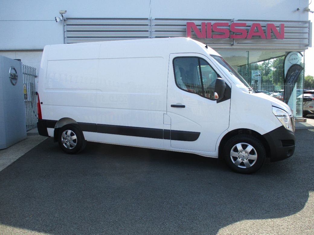 2023 Nissan Interstar