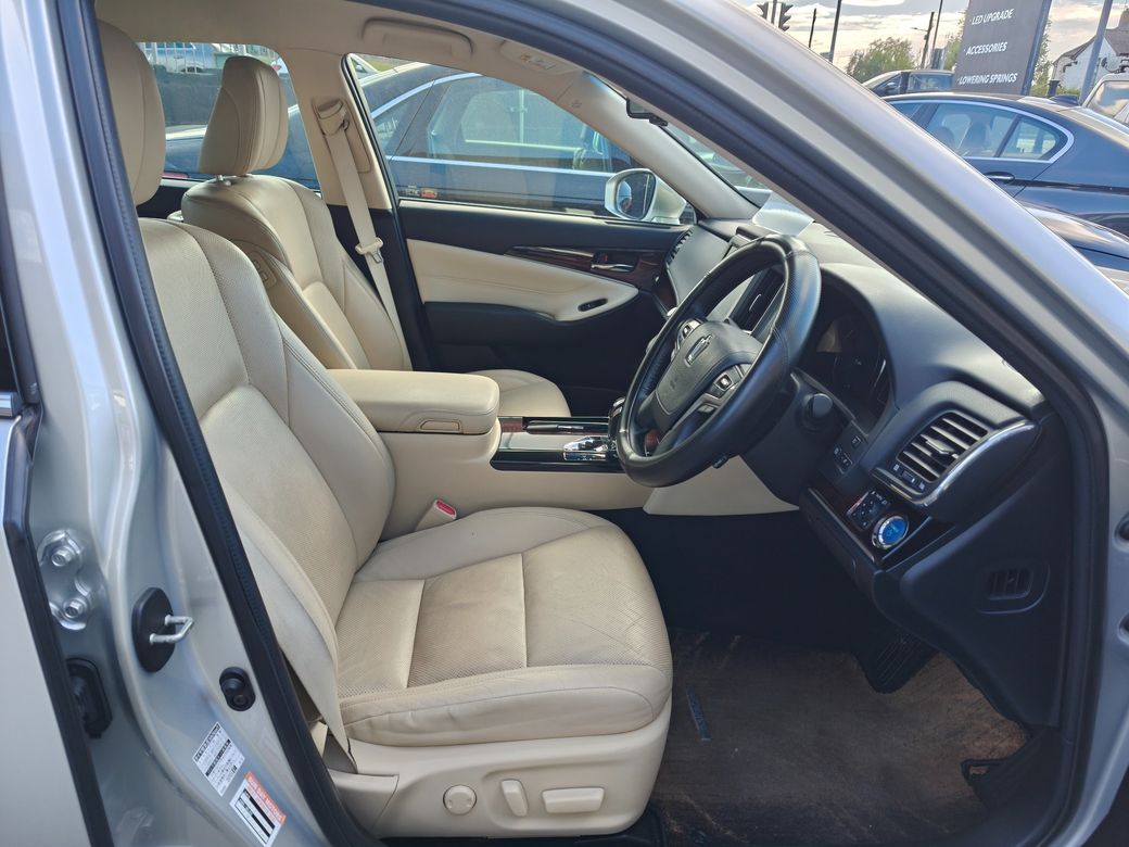 2016 Toyota Crown