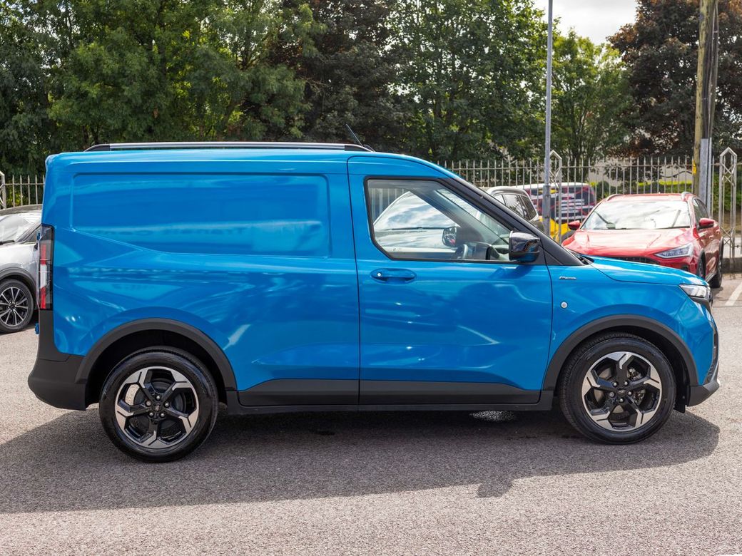 2025 Ford Transit Courier