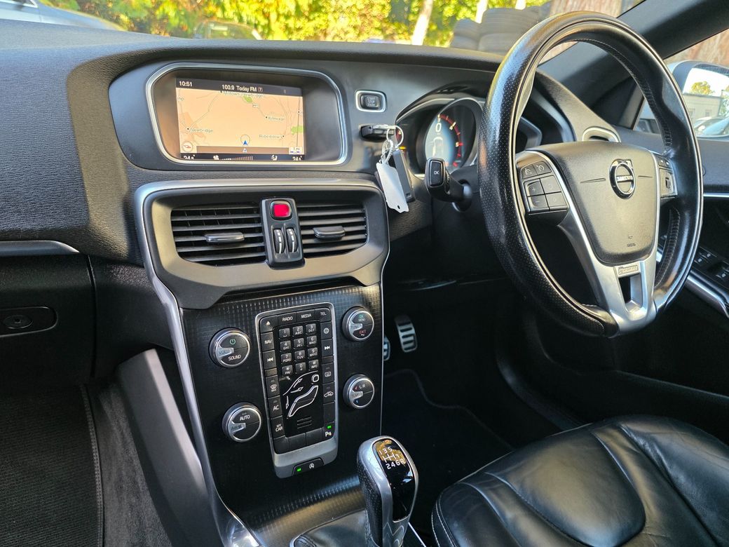 2017 Volvo V40