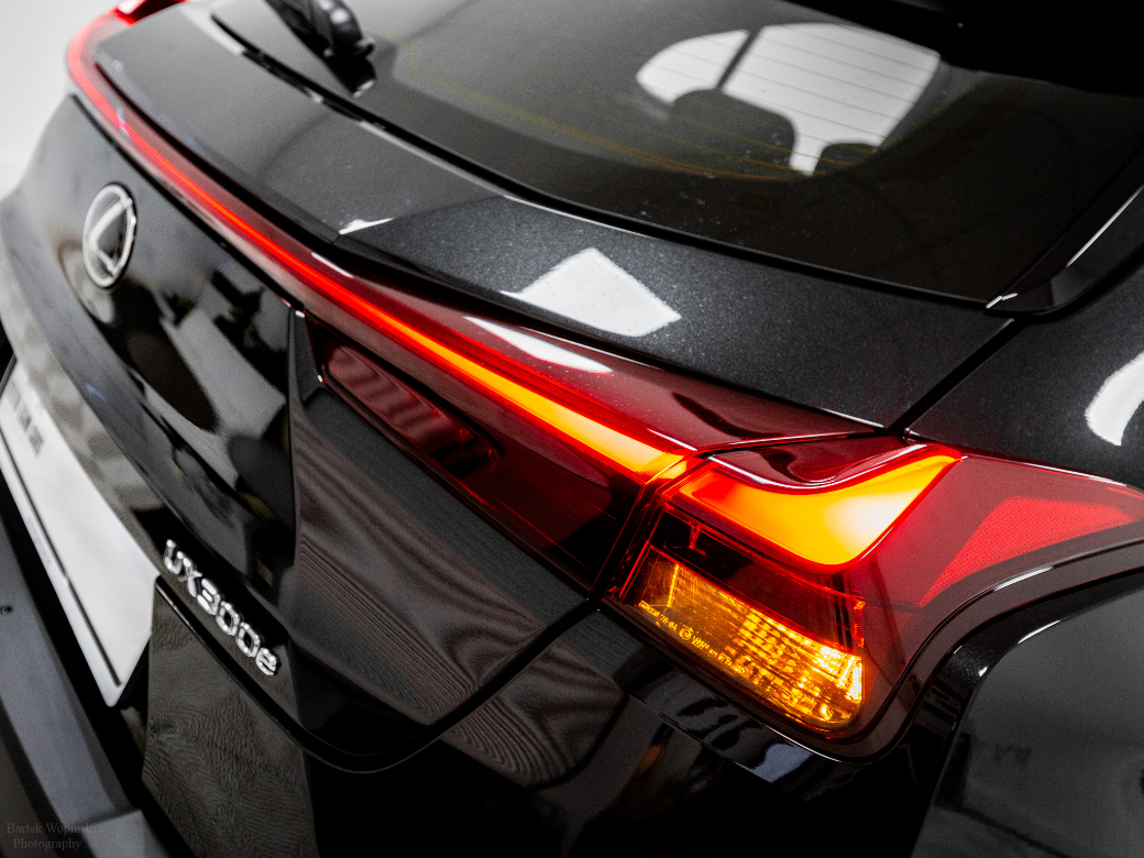 2025 Lexus UX 300e