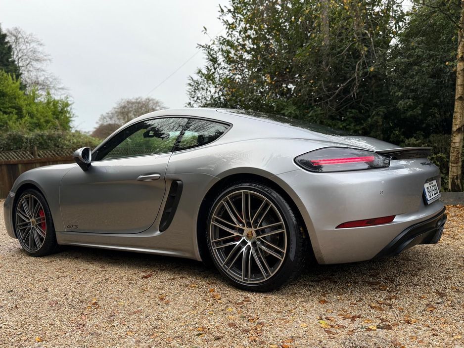 2019 Porsche Cayman
