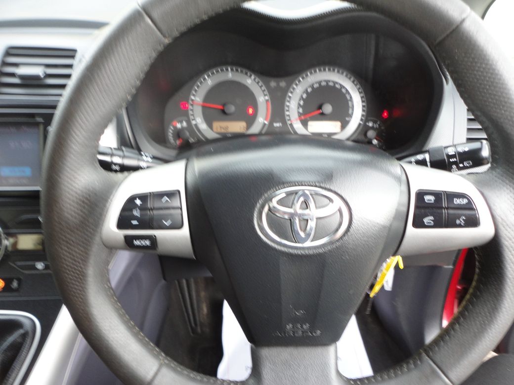 2012 Toyota Auris