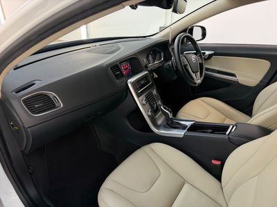 2017 Volvo V60 Cross Country