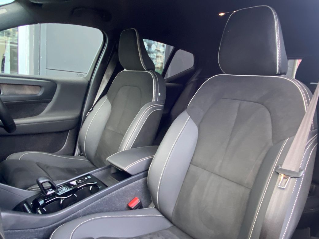 2023 Volvo XC40