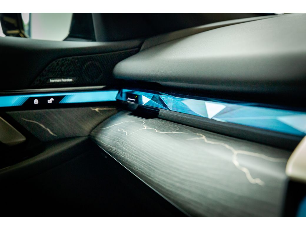 2025 BMW i5