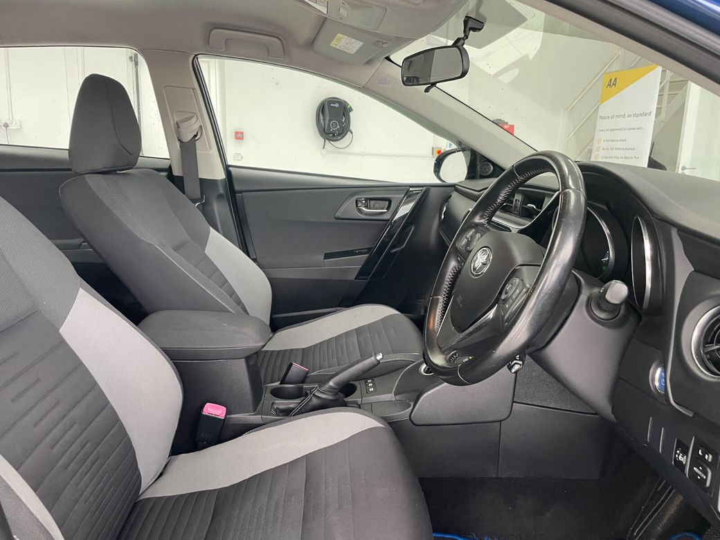 2016 Toyota Auris