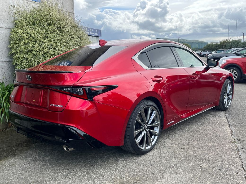 2020 Lexus IS 300h