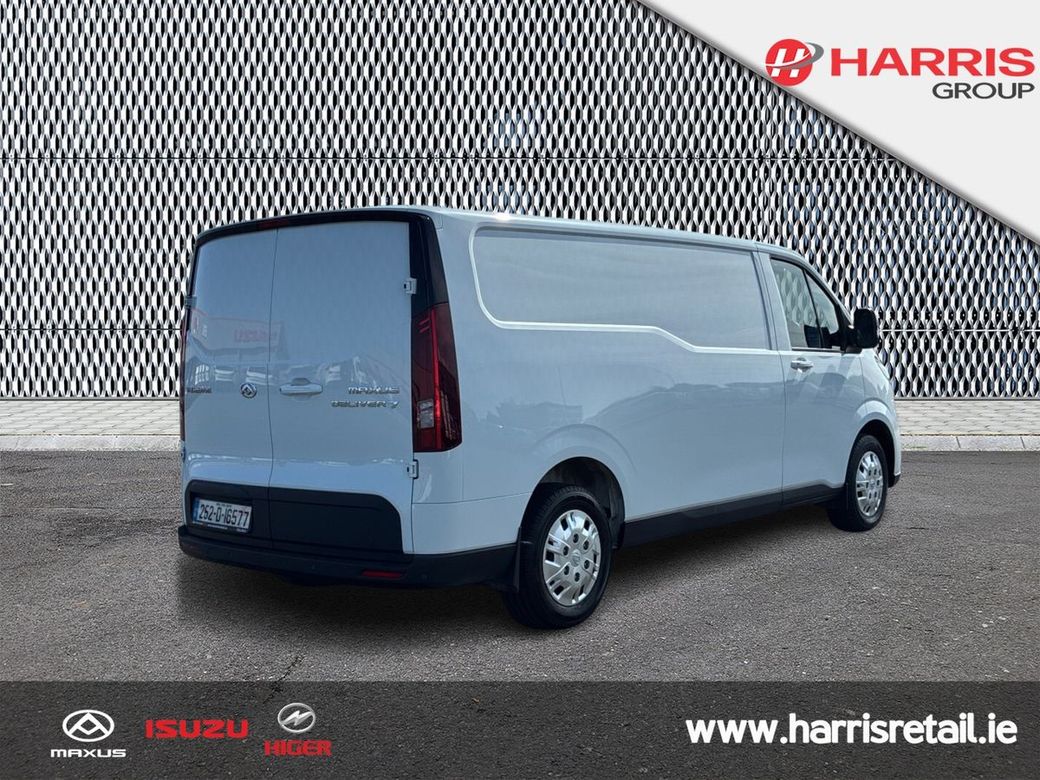 2025 White Maxus Deliver 7