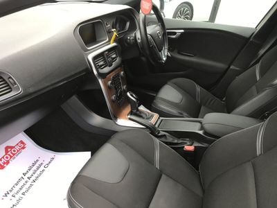 2017 Volvo V40