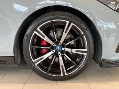 2024 BMW 530