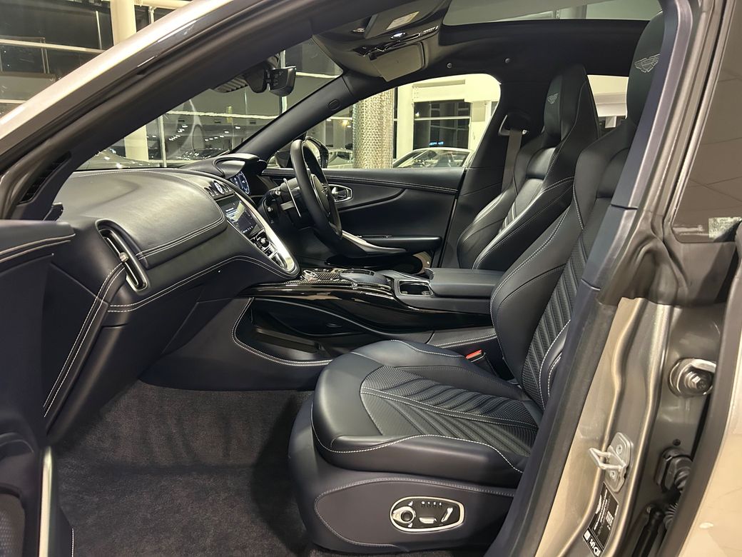 2023 Aston Martin DBX