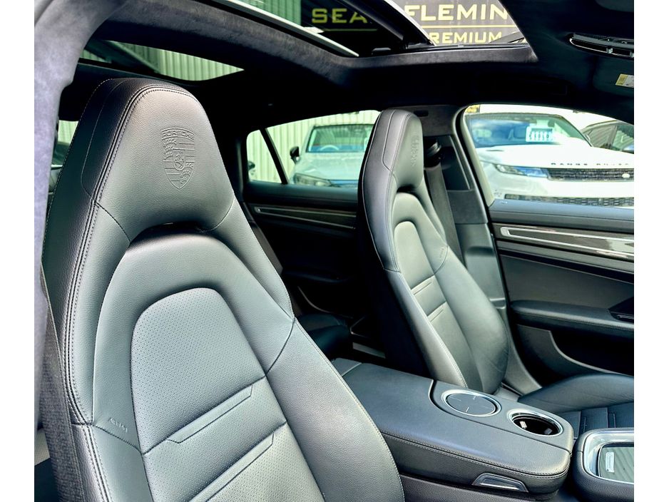 2022 Porsche Panamera