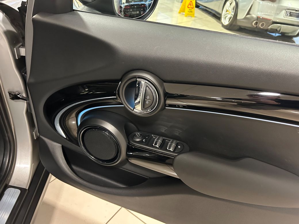 2024 Mini Hatch