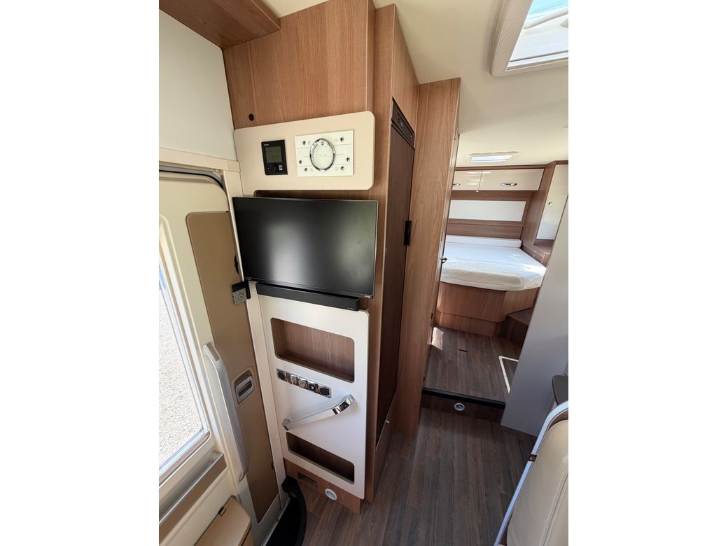 2018 BURSTNER  LYSEO I743G AUTO R.H.D Q/B 