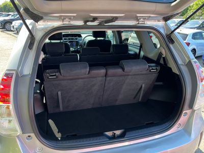 2019 Toyota Prius Alpha
