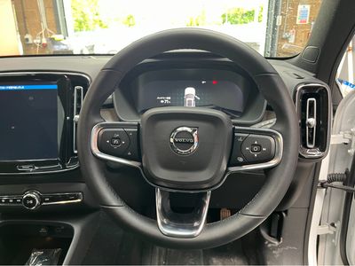 2022 Volvo XC40