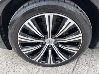 2022 Volvo S90