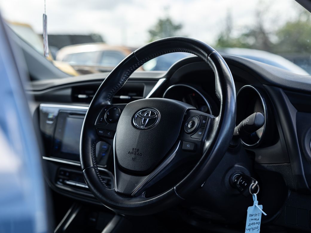 2017 Toyota Auris