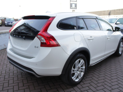 2016 Volvo V60 Cross Country
