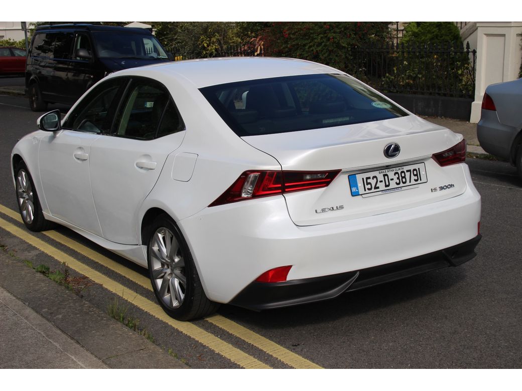 2015 Lexus IS 300h