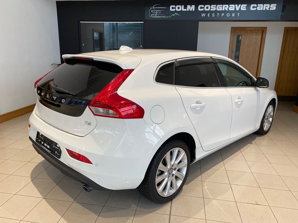 2015 Volvo V40