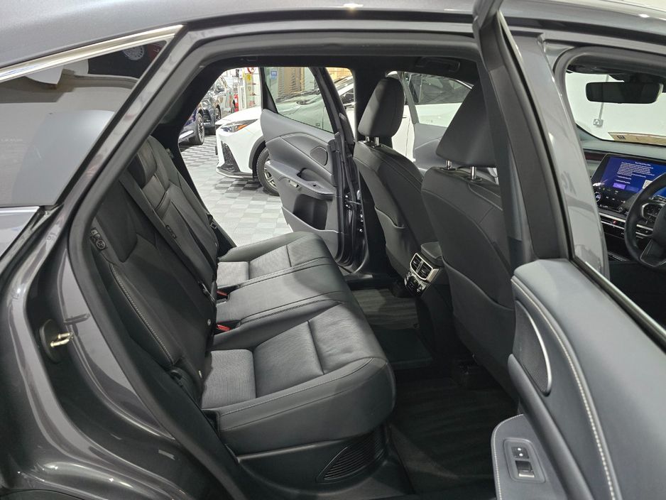 2023 Lexus RX450h+
