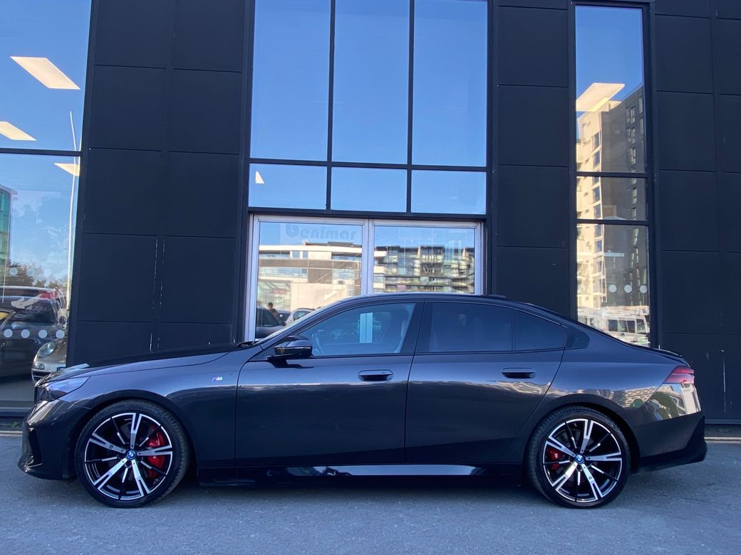 2024 BMW i5