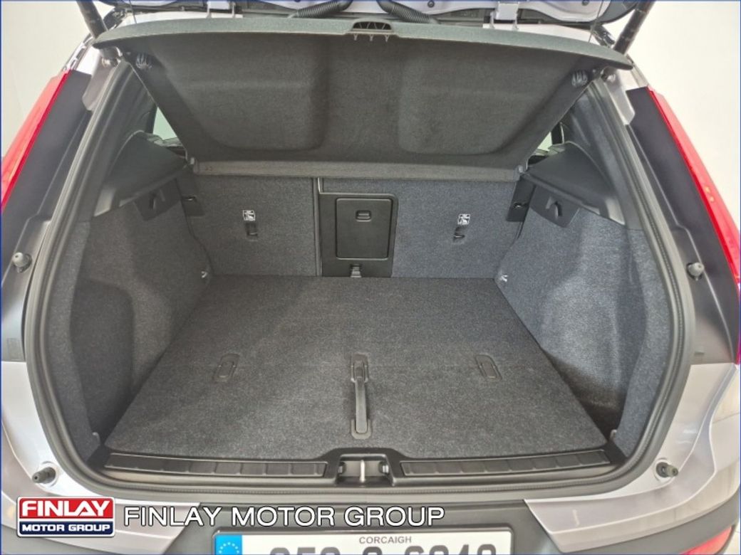 2025 Volvo EX40