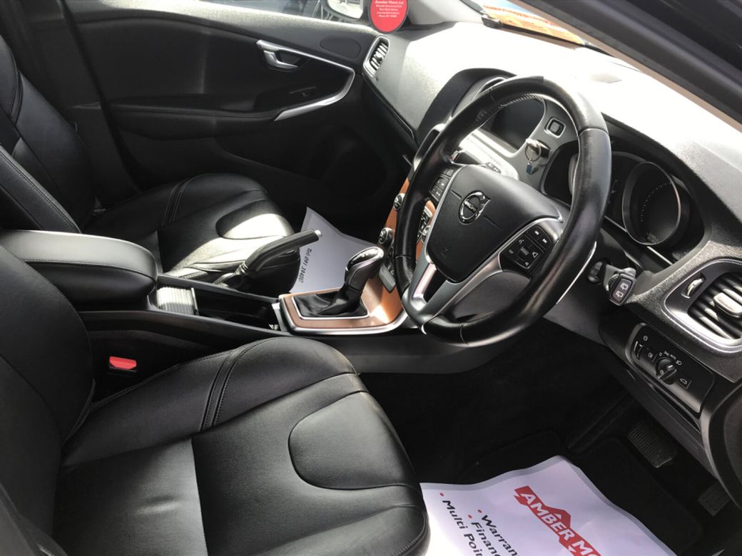 2018 Volvo V40