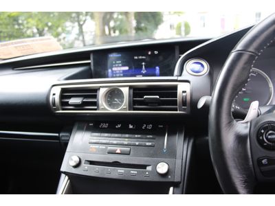2015 Lexus IS 300h