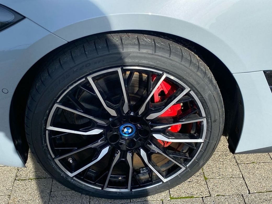 2023 BMW i4
