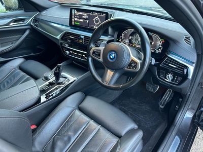 2022 BMW 530